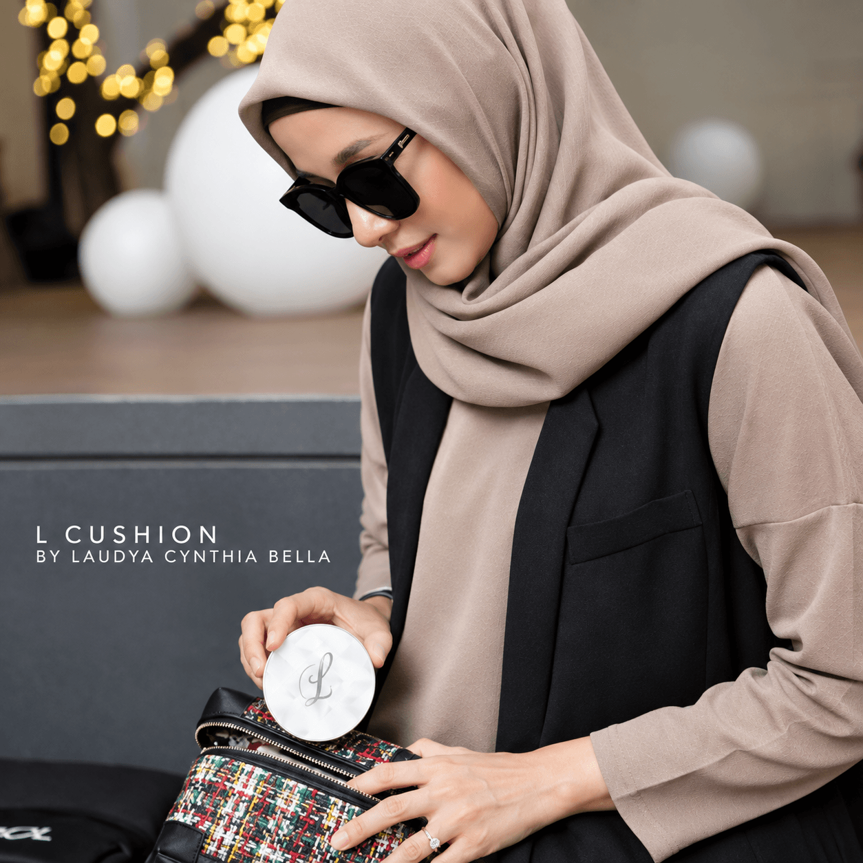 L Cushion by Laudya Cynthia Bella